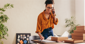 entrepreneurs femme au téléphone